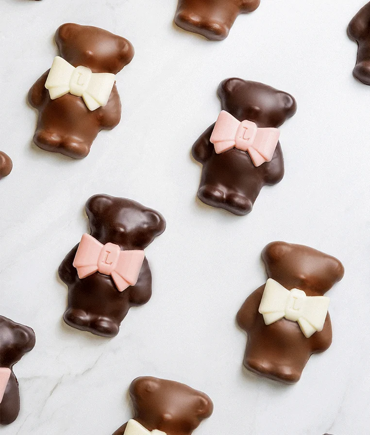 Duo-of-Laduree-Marshmallow-Bears-Milk-and-Dark-Chocolate-Back