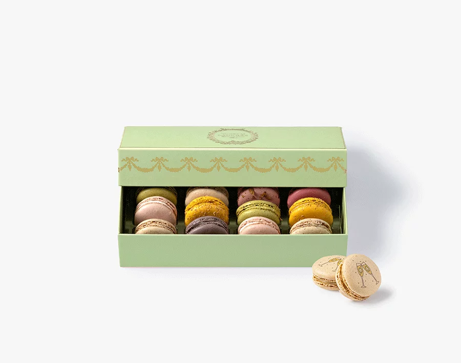 Festive-12-Macarons-Gift-Box-Green