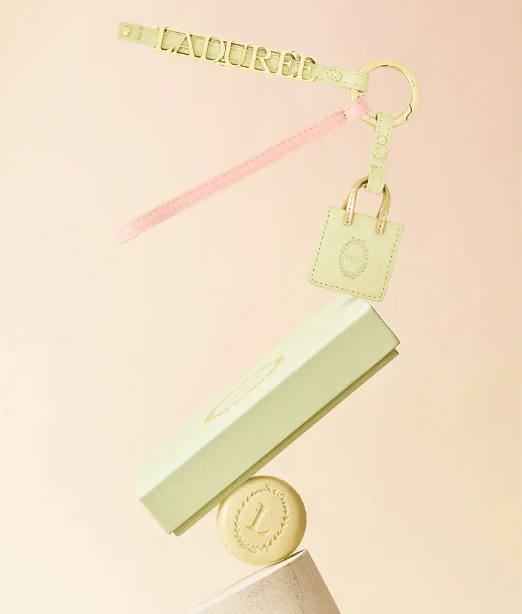 Laduree-bag-Keychain-Hover